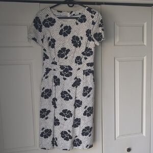 Boden Elegant Dark Navy and White Floral Dress - Size 6R